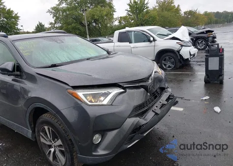 2018 Toyota Rav4 Xle z USA, uszkodzony, nr VIN JTMRFREV4JJ192274